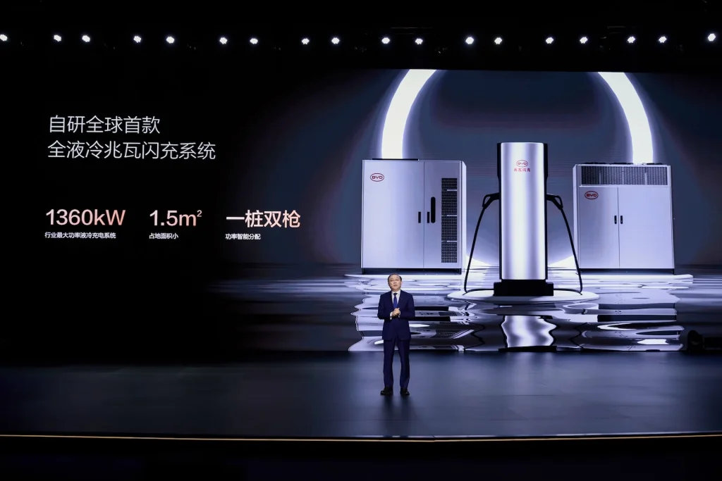 BYD : Les modèles Tang L et Han L repoussent les limites avec 1 000 V et 1 000 kW. BYD : Les modèles Tang L et Han L repoussent les limites avec 1 000 V et 1 000 kW.